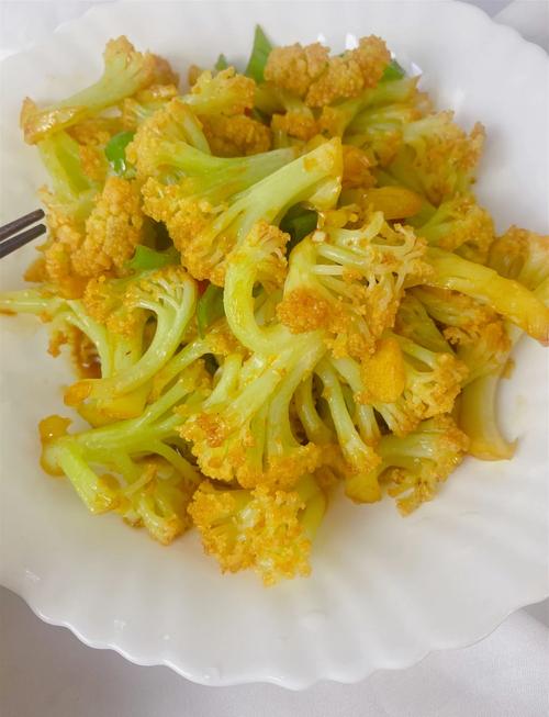 素炒菜花怎么做才好吃？-图1