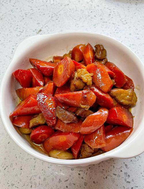 胡萝卜烧排骨怎么做才软烂入味？-图2