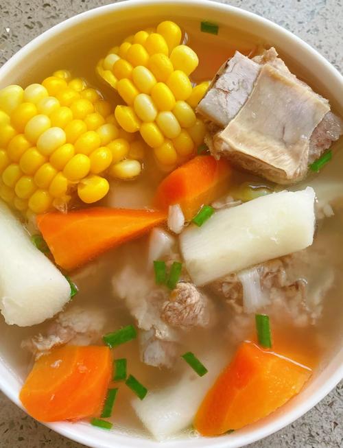 胡萝卜烧排骨怎么做才软烂入味？-图1