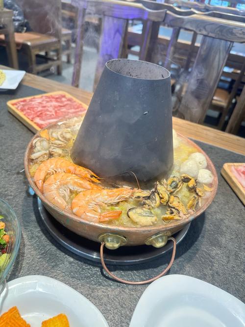 东北海鲜酸菜锅怎么做？地道做法有啥诀窍？-图2