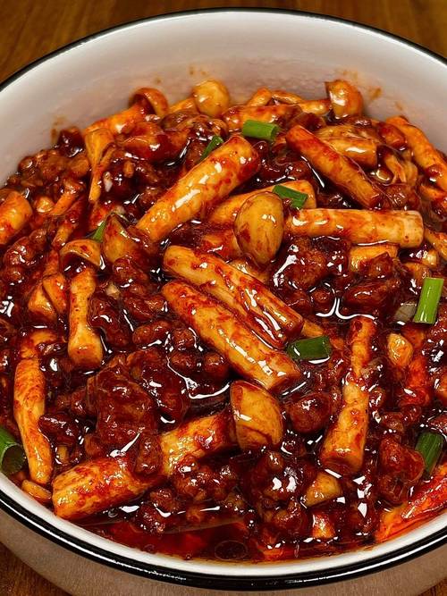 海鲜菇猪肉怎么做最下饭？-图2