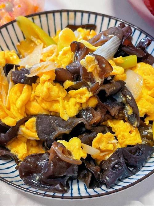 海鲜木耳鸡蛋怎么炒才鲜嫩？-图2