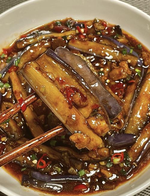 红烧肉沫茄子怎么做才下饭？-图3