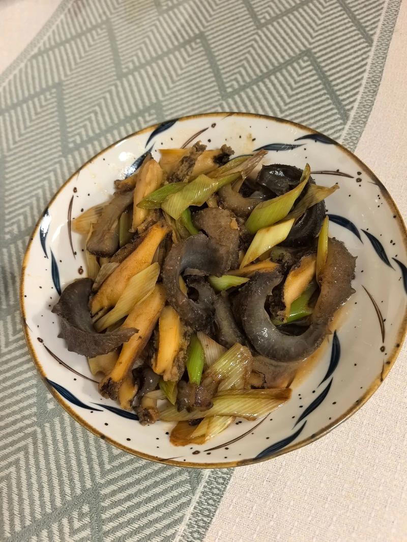 大葱海参怎么做才够味？-图1