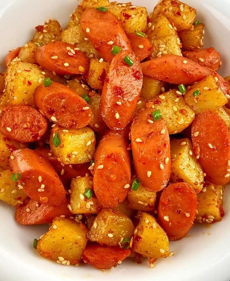 火腿肠炒什么家常菜最下饭？-图1