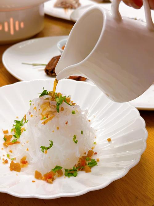 白色海鲜为何配芥末酱？-图1