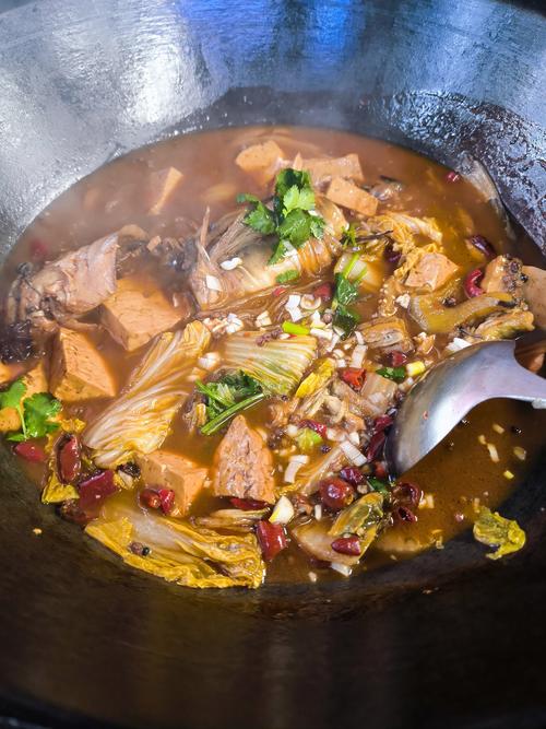 东北铁锅炖鱼家常做法,关键在哪?-图2 东北铁锅炖鱼家常做法,关键在哪?-图2