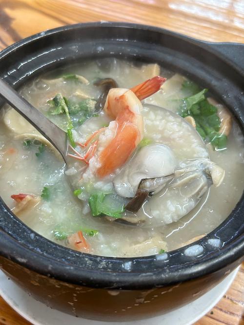 砂锅海鲜粥配油条,早餐绝配?-图1 砂锅海鲜粥配油条,早餐绝配?-图1
