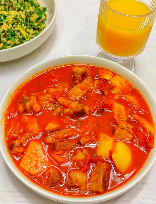 西红柿炖排骨怎么做才好吃？-图1