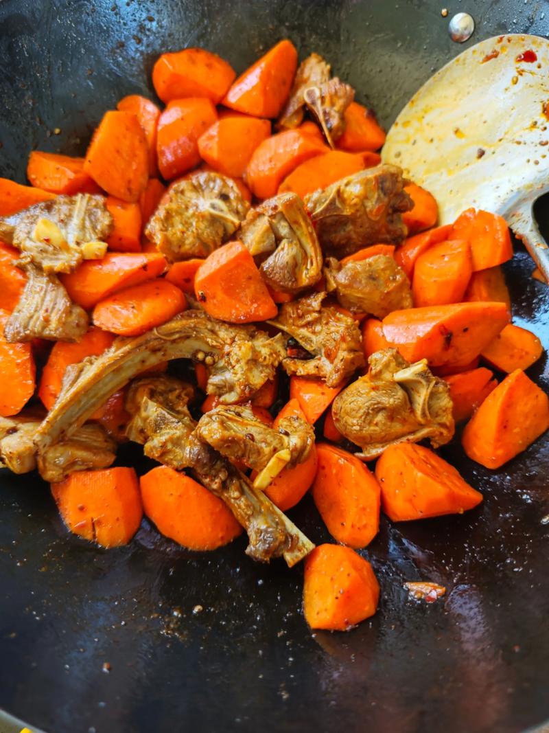 红萝卜炖羊排怎么做才软烂入味?-图1 红萝卜炖羊排怎么做才软烂入味?-图1