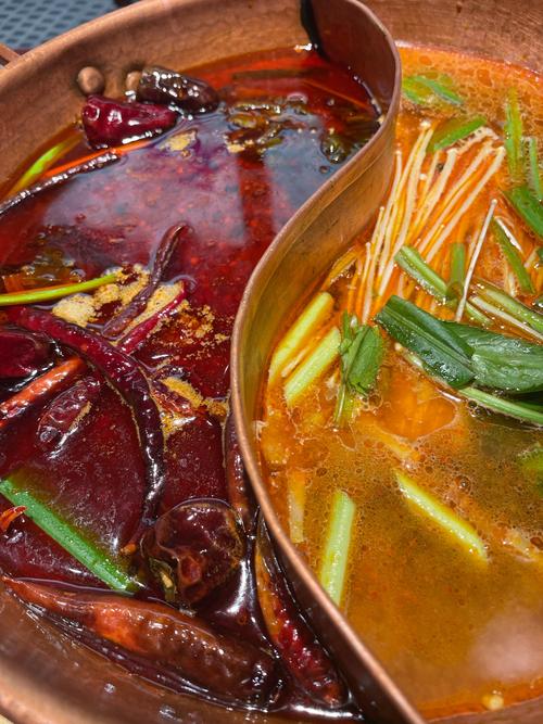 海鲜火锅能和菠菜一起煮吗？-图2