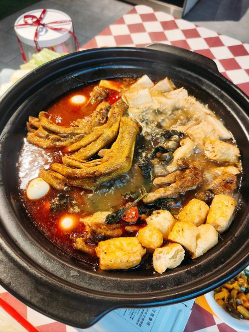 海鲜鸭脚田螺煲怎么做？-图3