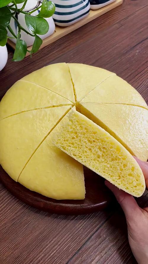 蒸玉米面发糕的家常做法-图1