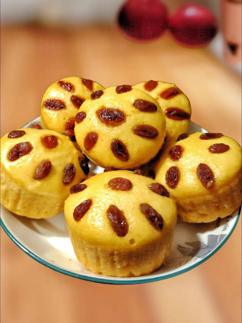 蒸玉米面发糕的家常做法-图2