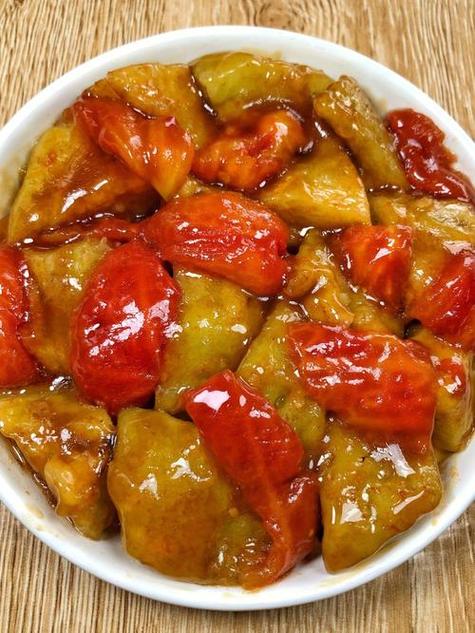 茄子炒西红柿怎么做才下饭？-图1