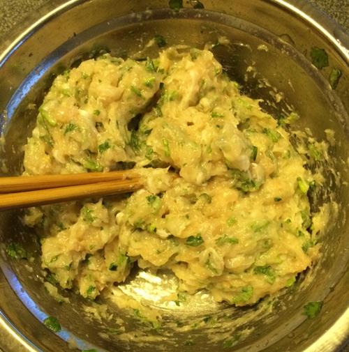 宝宝辅食龙利鱼饺子馅怎么做？-图1