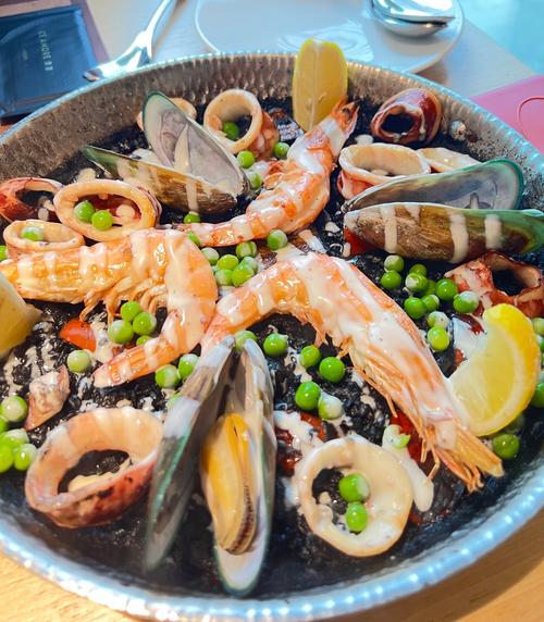 墨鱼汁海鲜饭 米饭生-图1