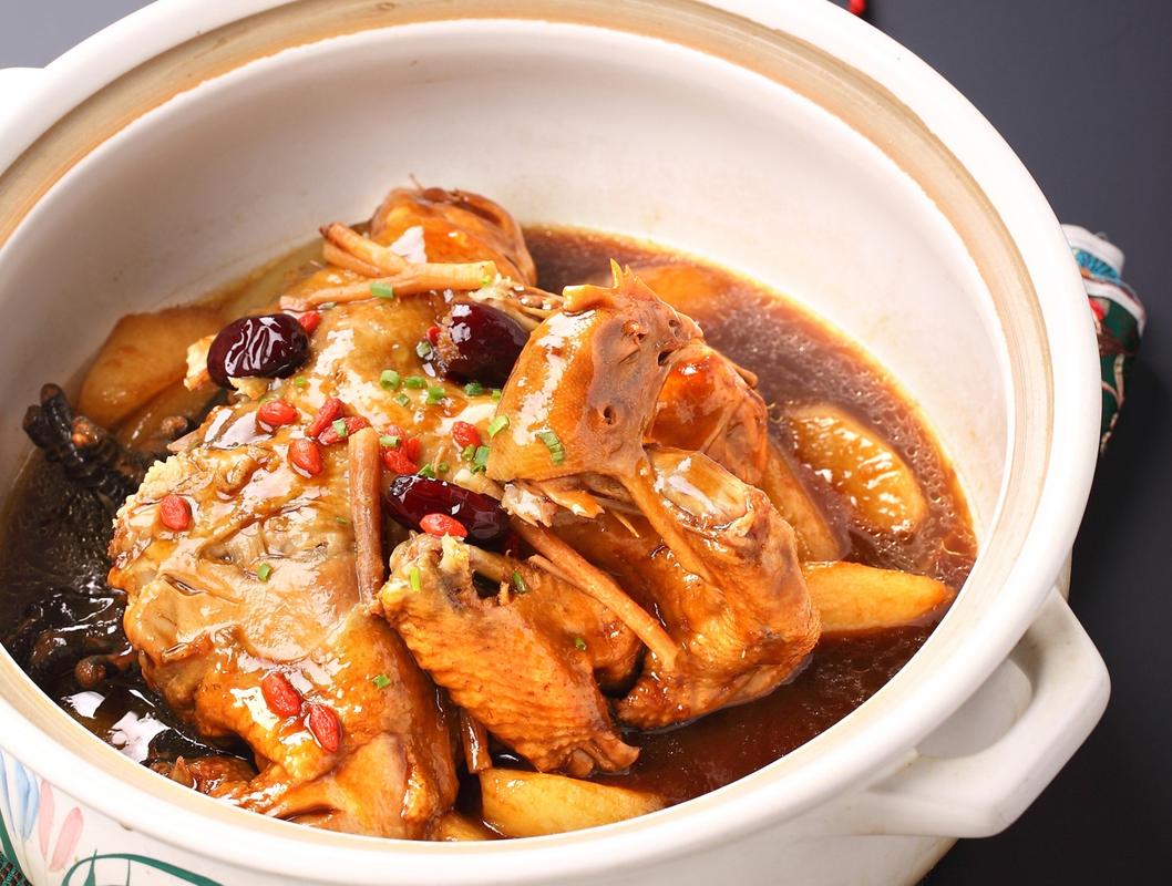 家常清炖全鸡怎么做才全家爱吃？-图2