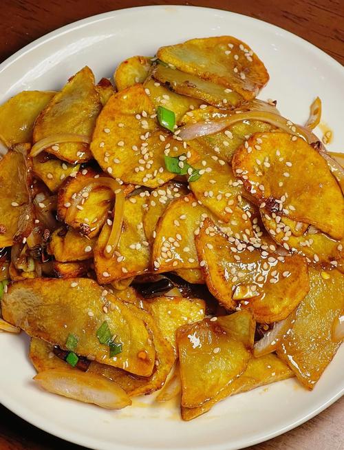 家常土豆片怎么做才下饭？-图1