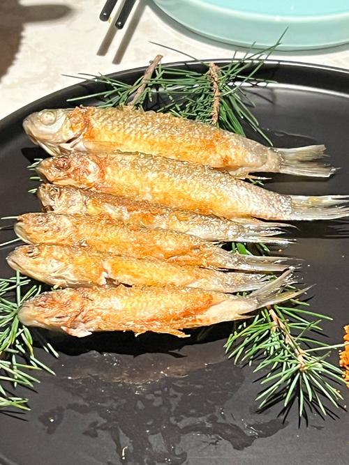 海鲜小鱼仔怎么做才够鲜香入味？-图2