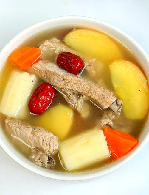 骨头汤怎么炖更营养？-图1