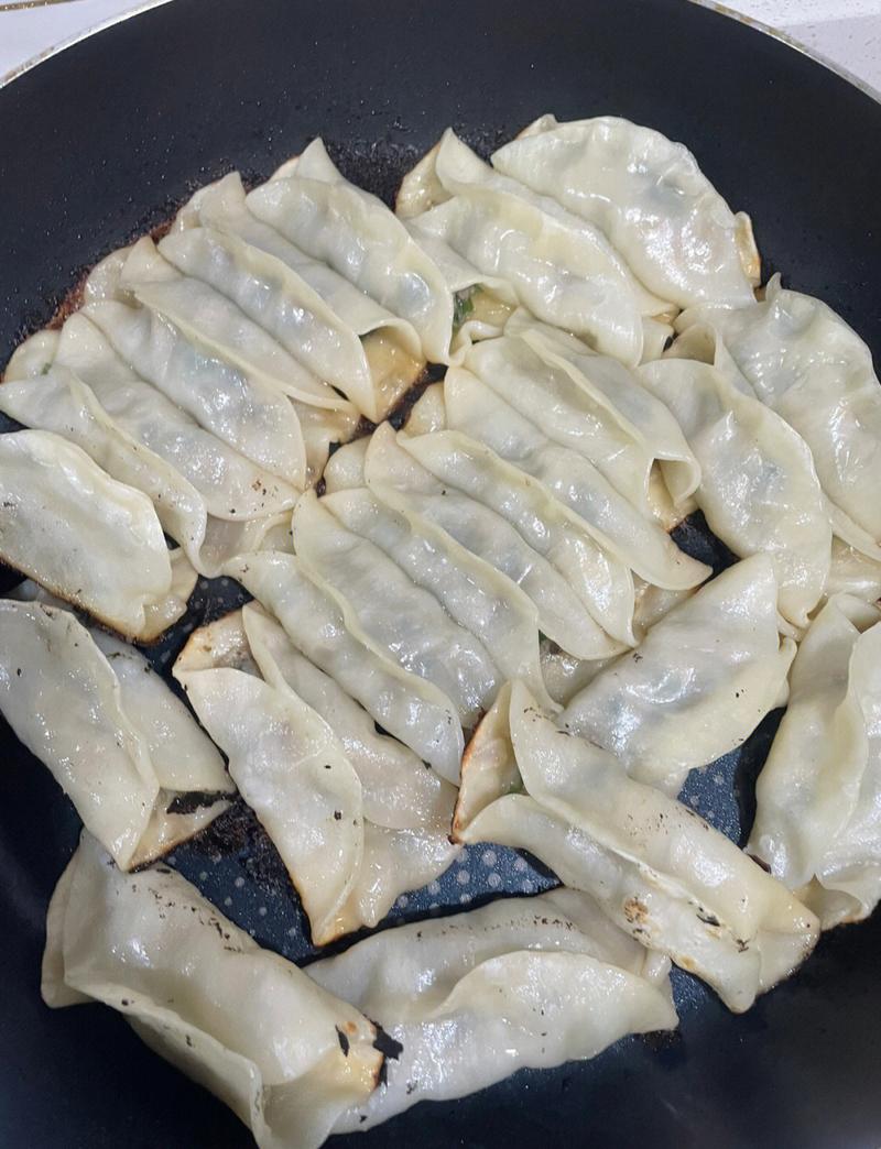 海鲜锅贴怎么做？视频教程跟着学！-图2