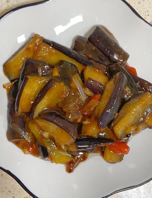 家常压茄子怎么做才入味不软烂?-图1 家常压茄子怎么做才入味不软烂?-图1