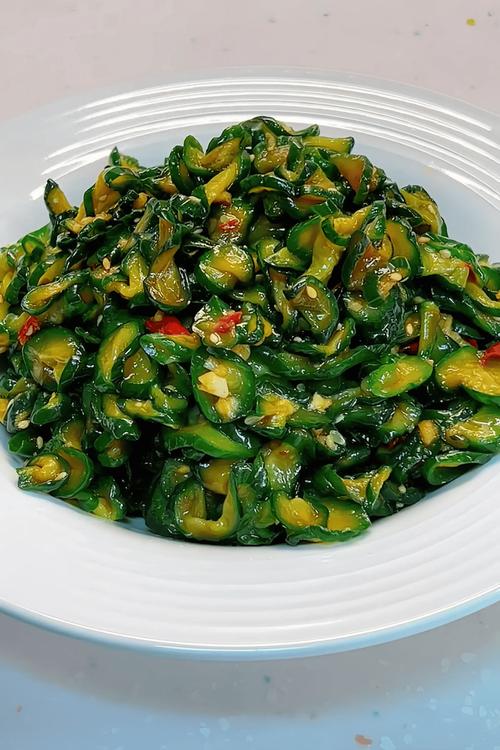 家常腌黄瓜怎么做才脆爽入味？-图1