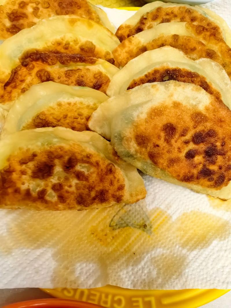 海鲜韭菜盒子选什么鲜？-图1