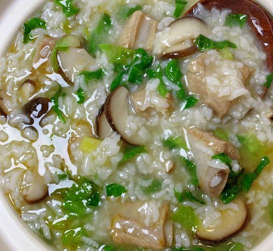 宝宝平菇瘦肉粥怎么做？-图2