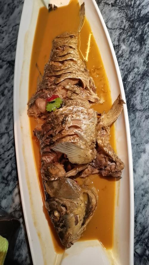 家常炖鱼怎么炖更入味？-图1