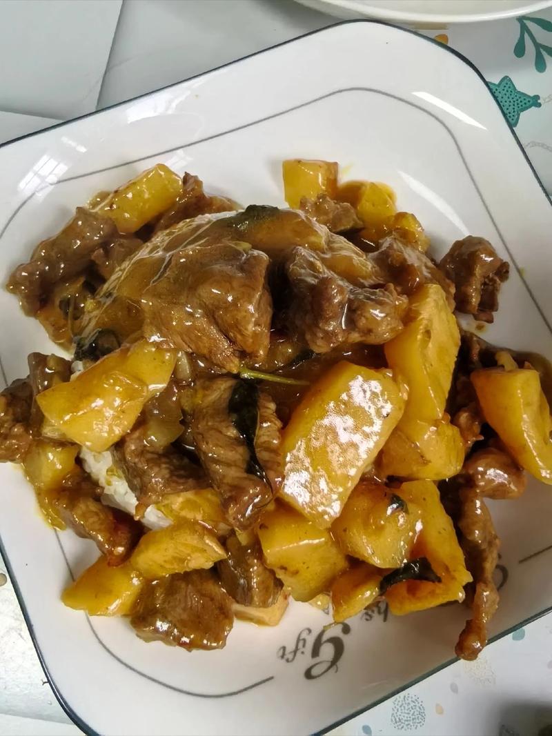 家常咖喱土豆牛肉，如何炖出软糯入味？-图3