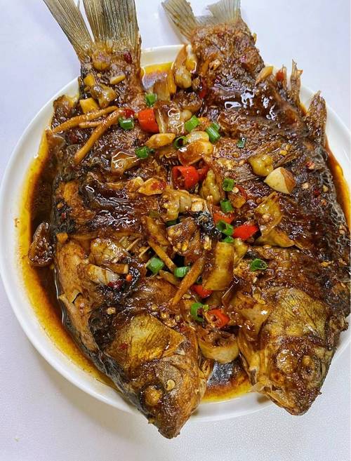 家常鲫鱼做法有哪些？-图1