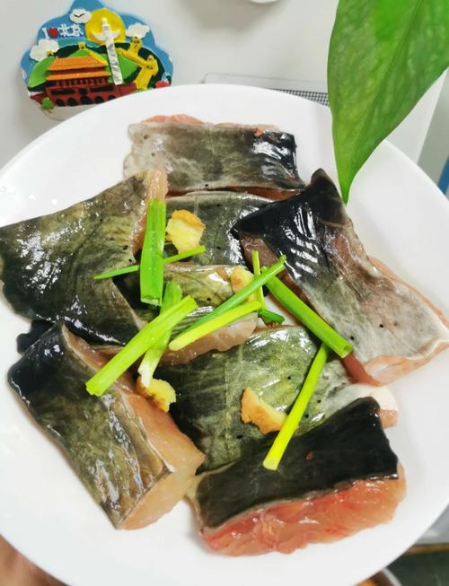 宝宝辅食鲫鱼泥怎么做-图2