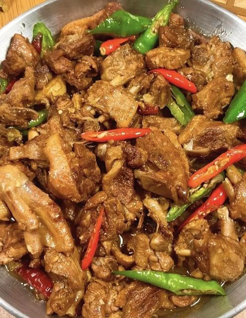 五花肉焖鸭的家常做法-图3