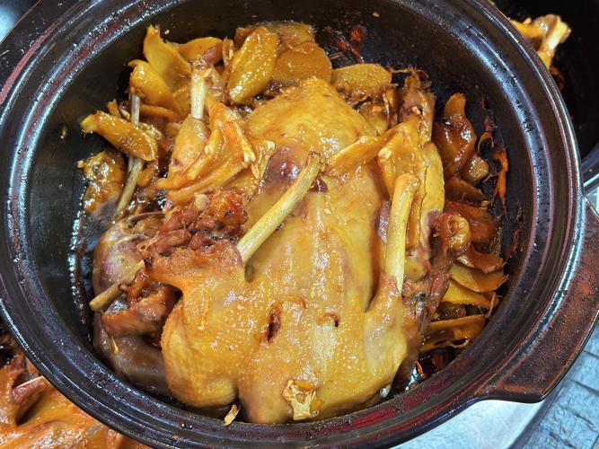 五花肉焖鸭的家常做法-图2