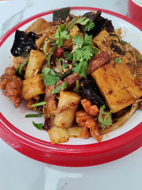 家常干炒麻辣烫，在家怎么炒才正宗？-图2