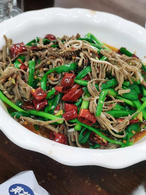 油泼牛百叶怎么做才够香够嫩？-图1