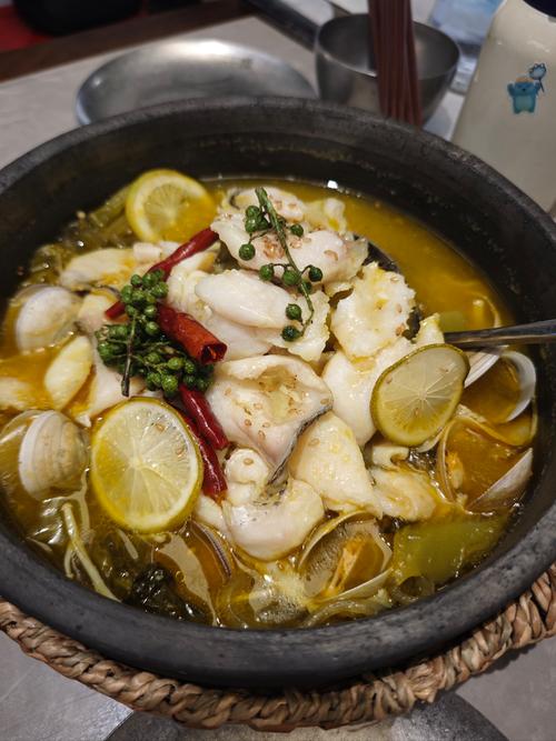 柠檬火锅海鲜怎么做？搭配技巧有哪些？-图1