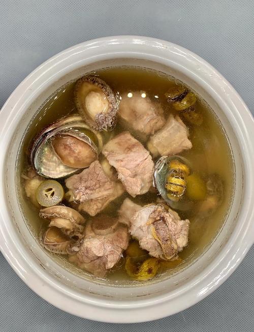 海鲜鲍鱼浓汤做法视频-图1