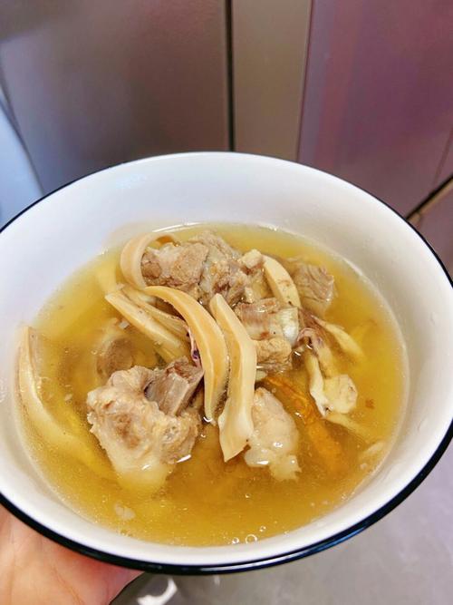 墨鱼排骨汤怎么做才鲜美？-图3