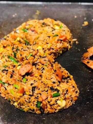 铁板海鲜炒饭怎么做才够味？-图3