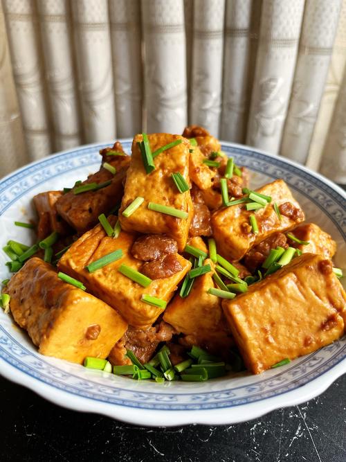 老豆腐塞肉的家常做法-图1