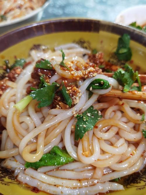 凉拌海鲜米线怎么做？-图2