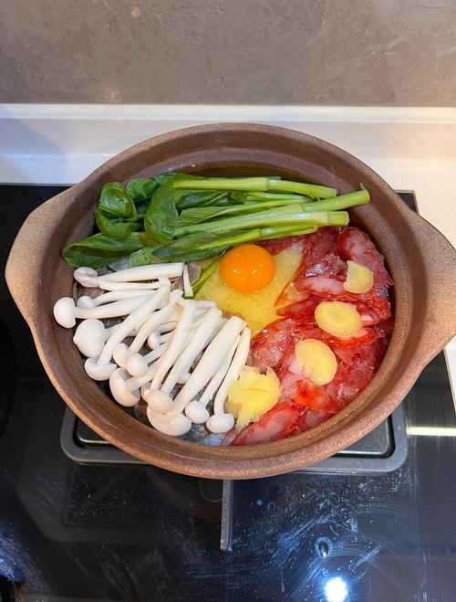 砂锅海鲜煲仔饭怎么做才好吃？-图2