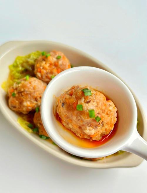 蒸三鲜丸子怎么做才好吃?-图1 蒸三鲜丸子怎么做才好吃?-图1