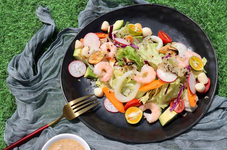 牛油果海鲜沙拉有哪些健康功效？-图2