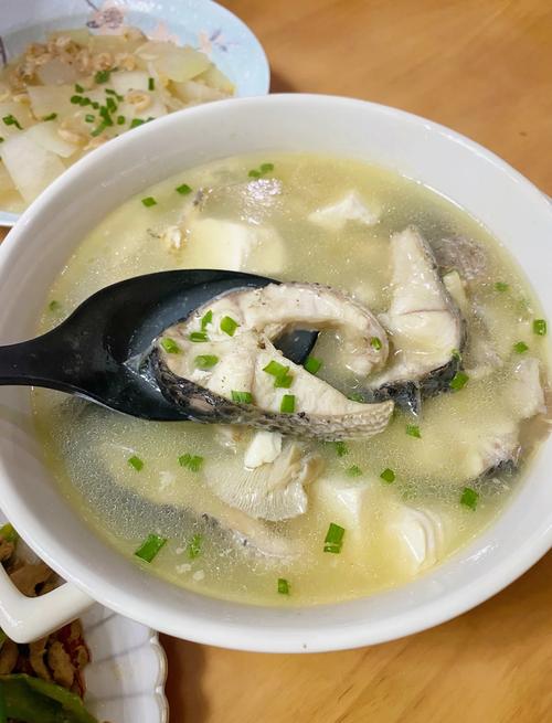 家常烩鱼汤怎么做才好喝？-图2