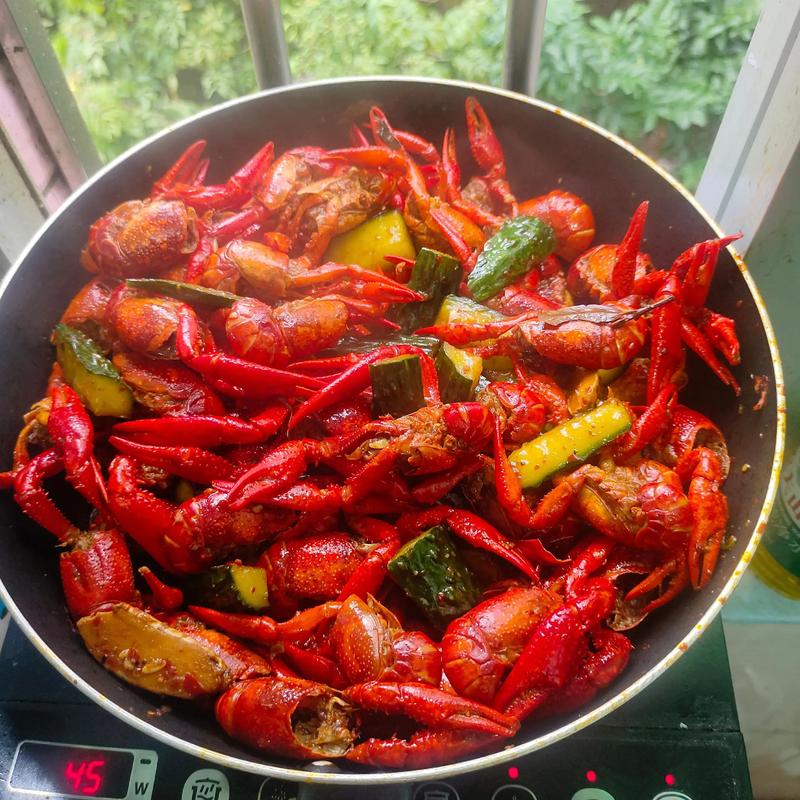 家常炒龙虾怎么做最入味?-图1 家常炒龙虾怎么做最入味?-图1