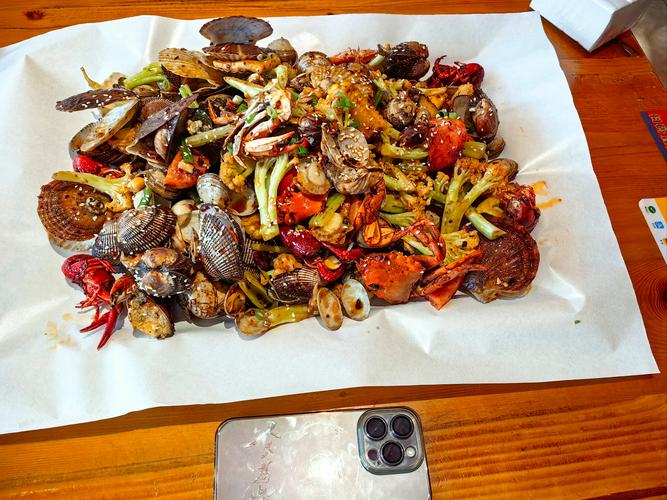 福州海鲜餐为何用手抓？-图2